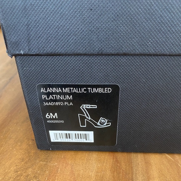 Coach ALANNA METALLIC TUMBLED
PLATINUM - Picture 3 of 3